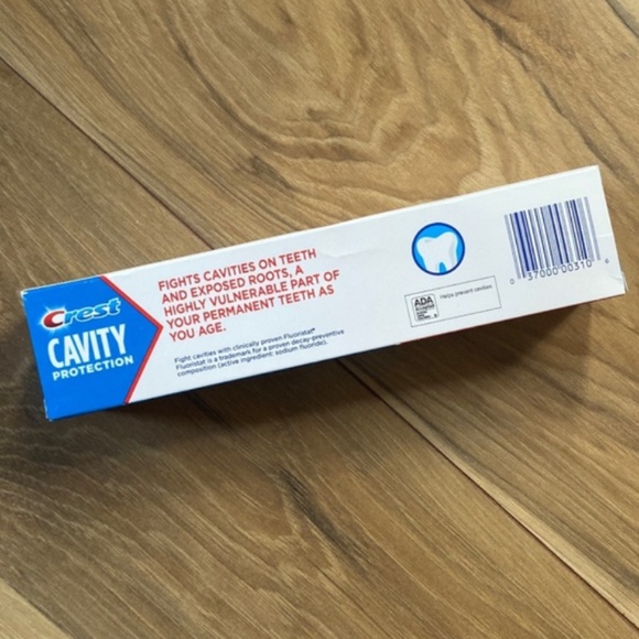 Crest Toothpaste NWT - Picture 3 of 4